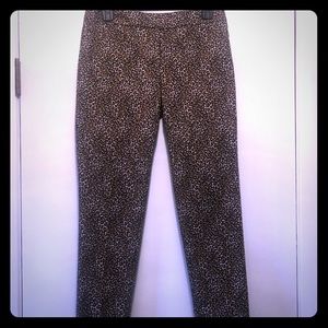 EUC White House Black Market Slim Ankle Pant